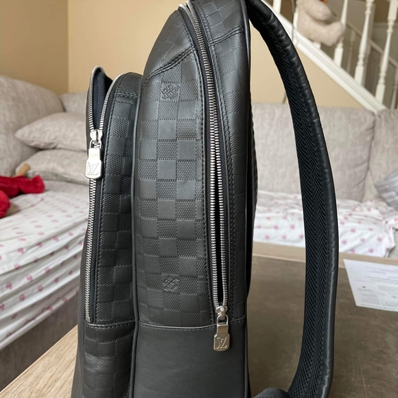 Authentic L.v backpack - Picture 3 of 10